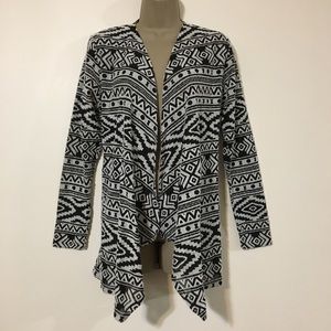 American Eagle Aztec Print cardigan. Size medium.